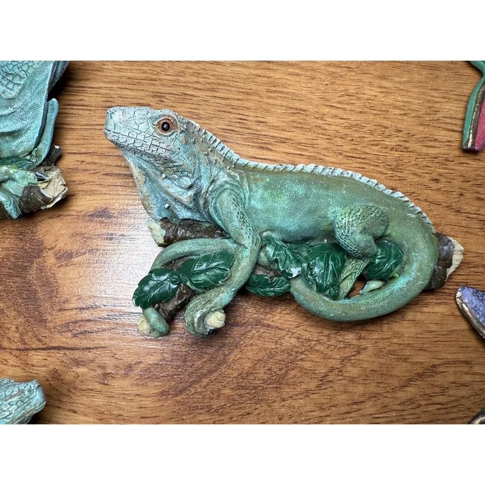 Vtg Animal Magnet Lot Iguana Frog Fish Bear Puffin Shells Tropical Decor Cottage